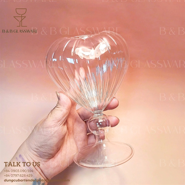 Ly Love Heart - ảnh 2