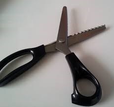 Zigzag Scissor/ Kéo Răng Cưa