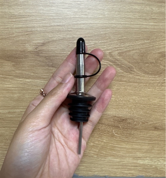 Pour Inox Nắp Tròn Có Dây Gài