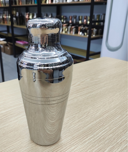 Shaker YiYi Tráng Gương Trong Ngoài 510ml
