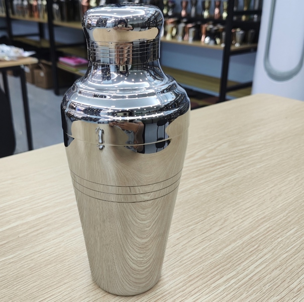 Shaker YiYi Tráng Gương Trong Ngoài 510ml - ảnh 2