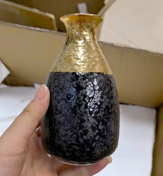 Bình sứ kích thước cao 16cm đường kính 5.7 cm 350m